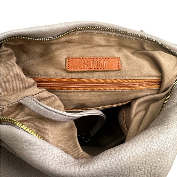 ✨ Hobo Leather Crossbody Bag Beige Stone Gold Hardware | Timeless Everyday Chic - Picture 3 of 6